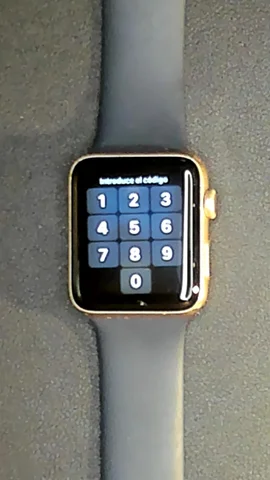 Foto tomada del Apple Watch Serie 2 42mm de C****s posterior a la reparación de cristal digitalizador el 12 de Mayo de 2022