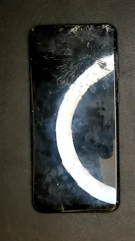 Samsung Galaxy A30s de B****a antes de la reparación de pantalla