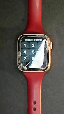 Apple Watch Serie 5 40mm de E***a antes de la reparación de cristal digitalizador