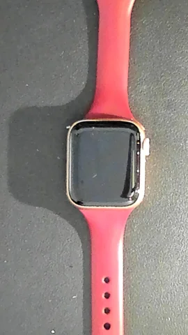 Foto tomada del Apple Watch Serie 5 40mm de E***a posterior a la reparación de cristal digitalizador el 23 de Mayo de 2022