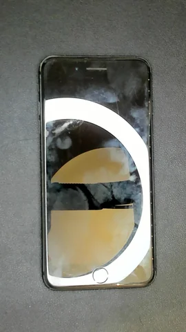 Apple iPhone 7 Plus de J****r antes de la reparación de puerto de carga