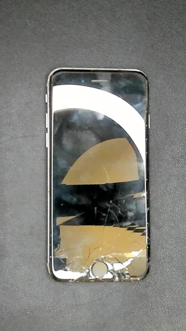 Apple iPhone 6 de M****l antes de la reparación de pantalla