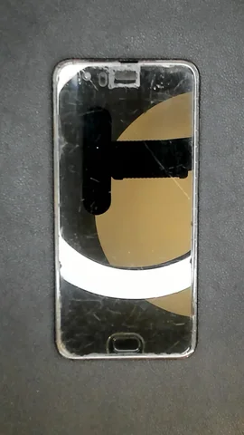 Foto tomada del Xiaomi Mi 6 de S****o posterior a la reparación de batería y tapa trasera el 7 de Junio de 2022