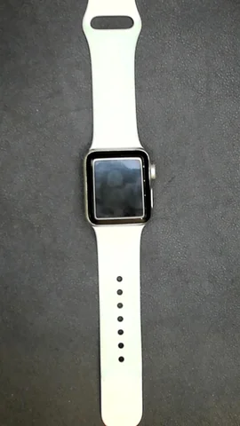 Apple Watch Serie 3 38mm de C****a antes de la reparación de batería y cristal digitalizador