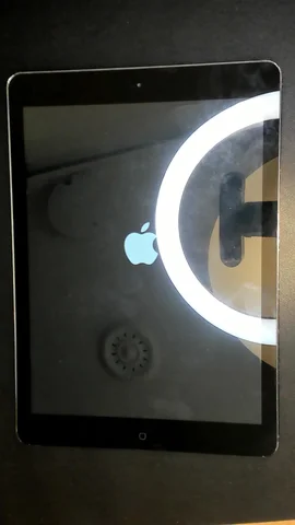 Apple iPad Air 1 de J**n antes de la reparación de cristal digitalizador