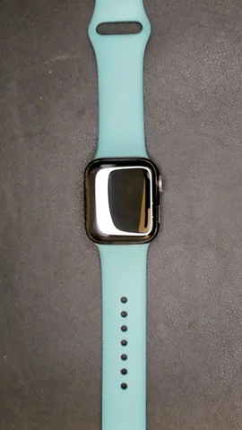 Foto tomada del Apple Watch Serie 5 40mm de J**é posterior a la reparación de cristal digitalizador el 22 de Junio de 2022