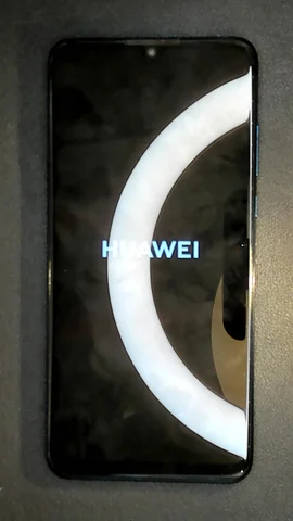 Huawei P30 lite de M***a antes de la reparación de puerto de carga y micrófono