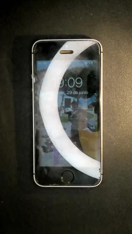 Apple iPhone SE de V*****e antes de la reparación de pantalla