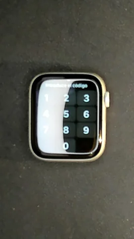 Foto tomada del Apple Watch Serie 4 44mm de V******a posterior a la reparación de cristal (sólo cristal y no el digitalizador) el 1 de Julio de 2022