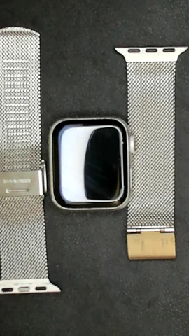 Foto tomada del Apple Watch SE 40mm de M******a posterior a la reparación de cristal digitalizador el 4 de Julio de 2022