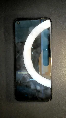 OnePlus Nord N10 5G de D***d antes de la reparación de pantalla