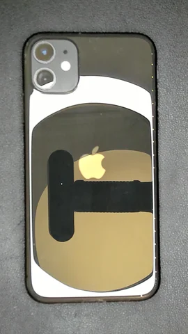 Foto tomada del Apple iPhone 11 de M*****l posterior a la reparación de lente de cámara trasera el 8 de Julio de 2022