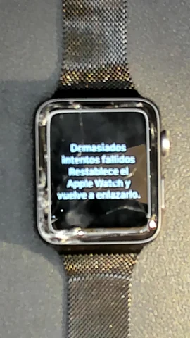 Apple Watch Serie 3 42mm de J**é antes de la reparación de cristal digitalizador