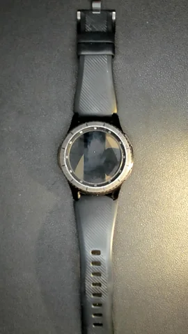 Samsung Gear S3 frontier de D***d antes de la reparación de electrónica de botón de encendido