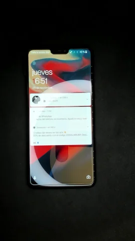 Foto tomada del OnePlus 6 de P***r posterior a la reparación de batería y tapa trasera el 20 de Julio de 2022