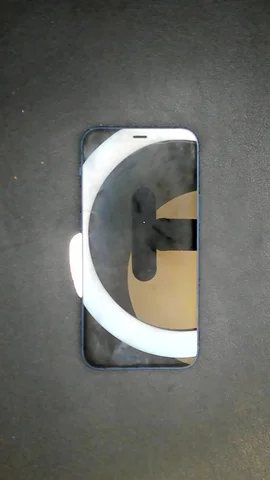 Apple iPhone 12 mini de J**e antes de la reparación de puerto de carga