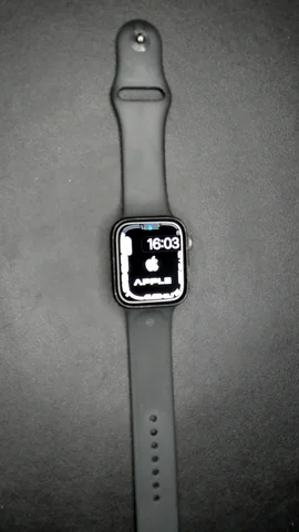 Foto tomada del Apple Watch SE 44mm de T******d posterior a la reparación de cristal digitalizador el 29 de Julio de 2022