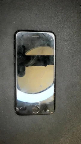 Apple iPhone 7 de J**é antes de la reparación de pantalla