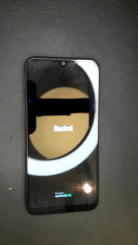 Foto tomada del Xiaomi Redmi 7 de P***o posterior a la reparación de batería el 2 de Agosto de 2022