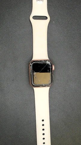 Apple Watch SE 40mm de E****r antes de la reparación de cristal (sólo cristal y no el digitalizador)