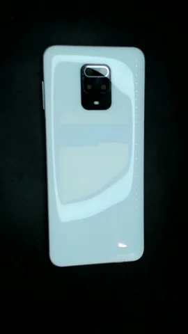 Foto tomada del Xiaomi Redmi Note 9 Pro de M***a posterior a la reparación de tapa trasera y lente de cámara trasera el 4 de Agosto de 2022