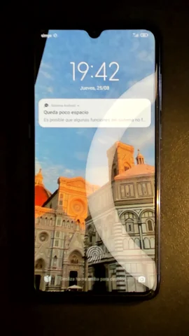 Foto tomada del Xiaomi Mi 9 de L**s posterior a la reparación de batería el 25 de Agosto de 2022
