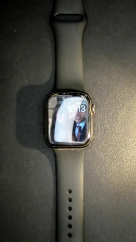 Apple Watch SE 44mm de G*****l antes de la reparación de cristal digitalizador