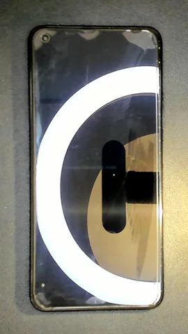 Foto tomada del Xiaomi Mi 11 Lite de S****o posterior a la reparación de electrónica de botón de encendido y lector de huellas (o inicio) el 30 de Agosto de 2022