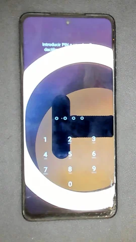 Xiaomi Poco X3 de I********a antes de la reparación de pantalla