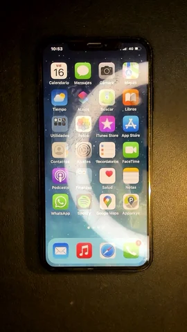 Apple iPhone XS Max de P***r antes de la reparación de puerto de carga