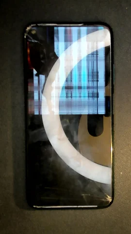 Huawei P40 lite de A*****o antes de la reparación de pantalla