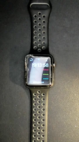 Apple Watch Serie 2 42mm de P******o antes de la reparación de cristal digitalizador