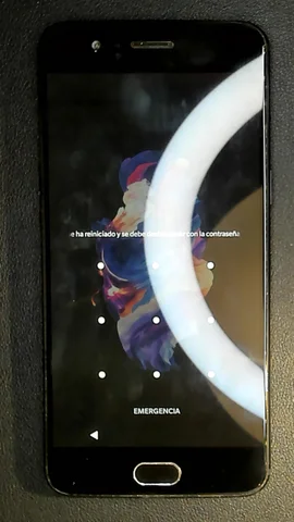 Foto tomada del OnePlus 5 de A*****o posterior a la reparación de puerto de carga el 10 de Octubre de 2022