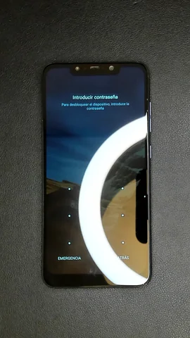 Foto tomada del Xiaomi Pocophone F1 de L**s posterior a la reparación de pantalla el 14 de Octubre de 2022