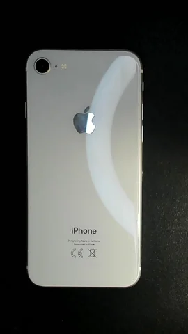 Foto tomada del Apple iPhone SE (2020) de A*****o posterior a la reparación de tapa trasera el 18 de Octubre de 2022