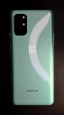 Foto tomada del OnePlus 8T de M****a posterior a la reparación de tapa trasera el 19 de Octubre de 2022