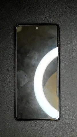 Samsung Galaxy A72 de J**e antes de la reparación de pantalla