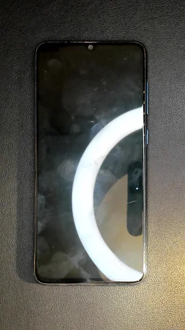 Samsung Galaxy A70 de M***a antes de la reparación de batería