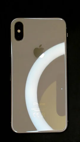 Foto tomada del Apple iPhone X de J**é posterior a la reparación de batería y pantalla y tapa trasera el 26 de Octubre de 2022