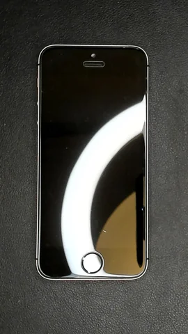 Foto tomada del Apple iPhone SE de R***o posterior a la reparación de pantalla el 27 de Octubre de 2022