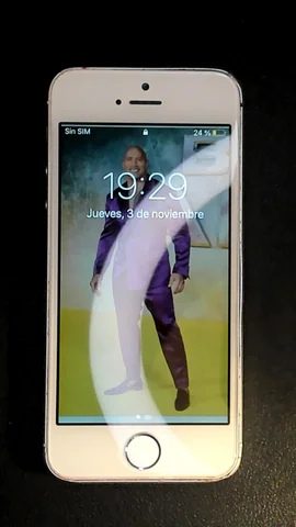 Foto tomada del Apple iPhone SE de R*****o posterior a la reparación de pantalla el 3 de Noviembre de 2022