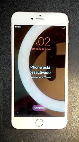 Apple iPhone 6s Plus de R****a antes de la reparación de puerto de carga