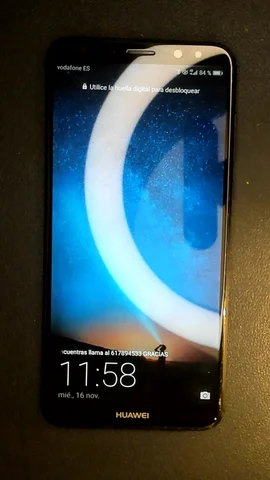 Huawei Mate 10 Lite de P**e antes de la reparación de batería