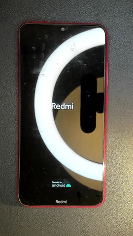 Foto tomada del Xiaomi Redmi 8 de J**n posterior a la reparación de puerto de carga el 17 de Noviembre de 2022