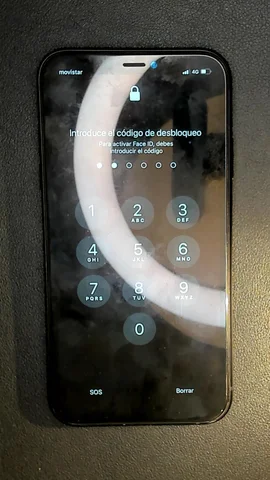 Apple iPhone XR de T****a antes de la reparación de micrófono