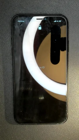 Foto tomada del Apple iPhone XR de T****a posterior a la reparación de micrófono el 19 de Noviembre de 2022