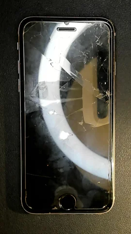 Apple iPhone 6s de J***s antes de la reparación de pantalla y batería