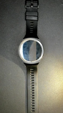 Foto tomada del Huawei Watch GT 2e de J**e posterior a la reparación de batería el 25 de Noviembre de 2022