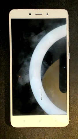 Xiaomi Redmi Note 4 de M***a antes de la reparación de puerto de carga y micrófono