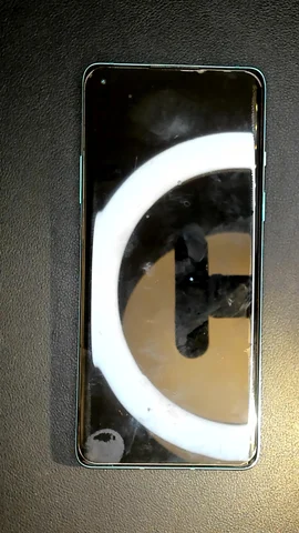 OnePlus 8 de B***a antes de la reparación de puerto de carga